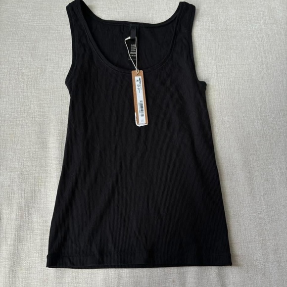 SKIMS Cotton Rib Tank S NEW NWT Black Soot - Picture 3 of 4
